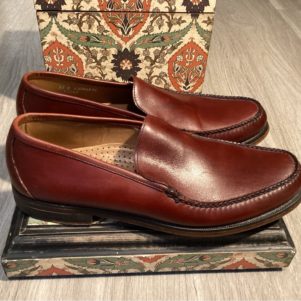 Sebago Handsewn Loafers 11 Maroon